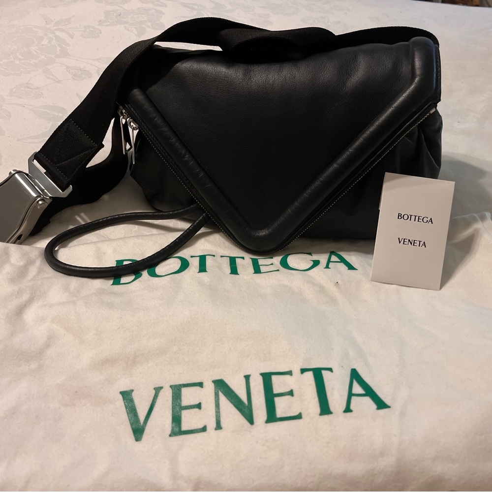 Bottega Veneta men/ women’s cross body flap bag